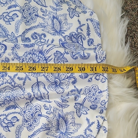 LuLaRoe Blue and White Print Valentina Button-Down Top NWOT - Picture 12 of 12